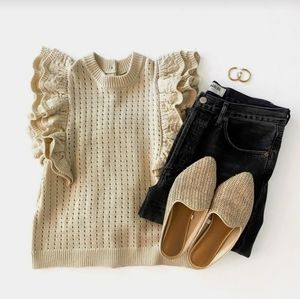 Adorable sweetheart sweater ❤